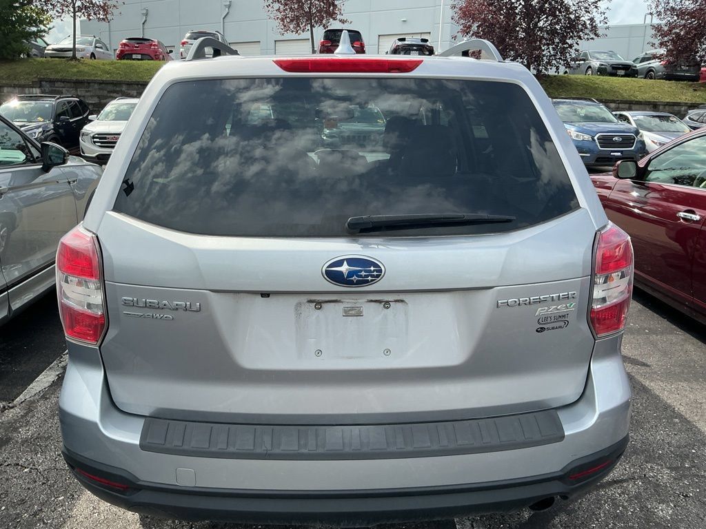 Used 2016 Subaru Forester 2.5i Premium AWD/4WD image 5