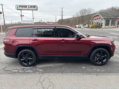 Used 2024 Jeep Grand Cherokee L Limited w/ Black Appearance Package image 2