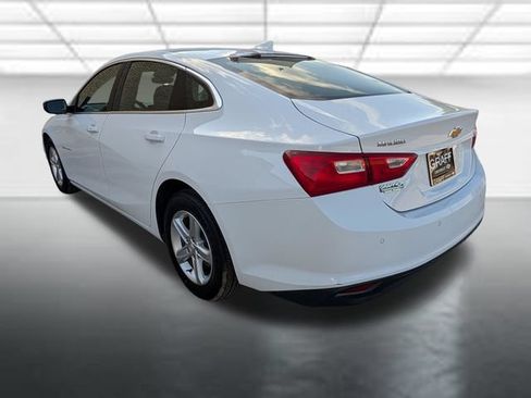 Used 2024 Chevrolet Malibu LT FWD image 2