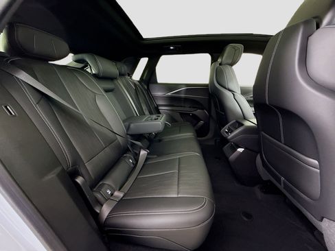 Used 2025 Cadillac Lyriq Sport image 29