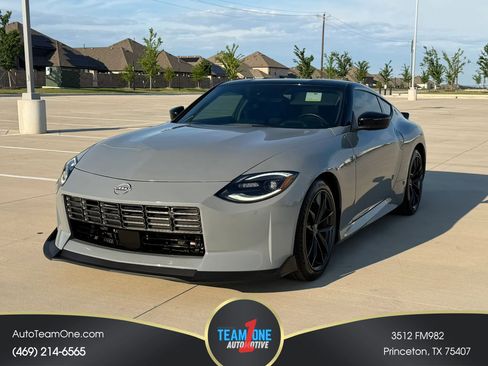 Used 2023 Nissan Z w/ Floor Mat Package (L93) RWD image 1