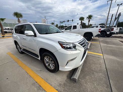 Used 2019 Lexus GX 460 Premium AWD/4WD image 2