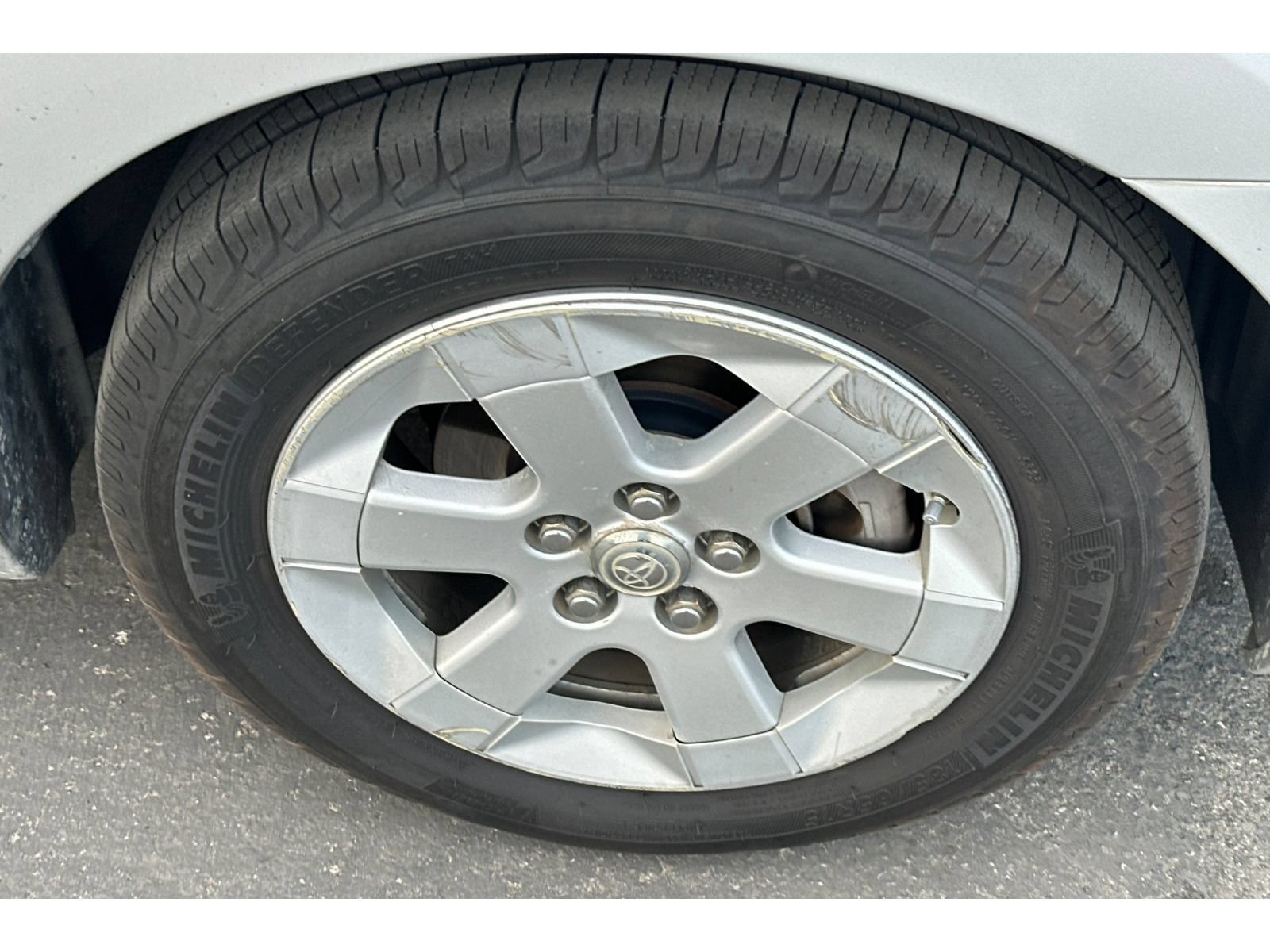 Used 2006 Toyota Prius w/ Pkg 3 FWD image 4