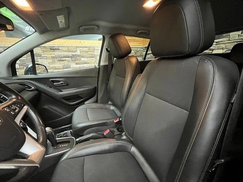 Used 2019 Chevrolet Trax LT w/ Driver Confidence Package AWD/4WD image 14