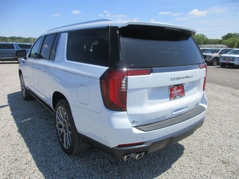 New 2026 GMC Yukon XL Denali Ultimate AWD/4WD image 6