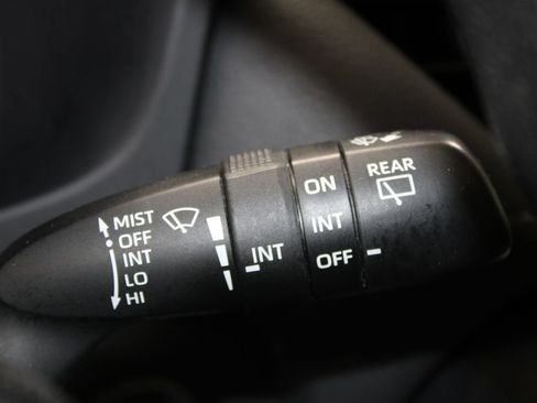 Used 2021 Toyota RAV4 XLE AWD/4WD image 31