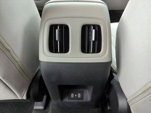 Used 2025 Hyundai Tucson SEL FWD image 16