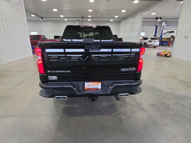 Used 2023 Chevrolet Silverado 1500 High Country w/ High Country Premium Package AWD/4WD image 7