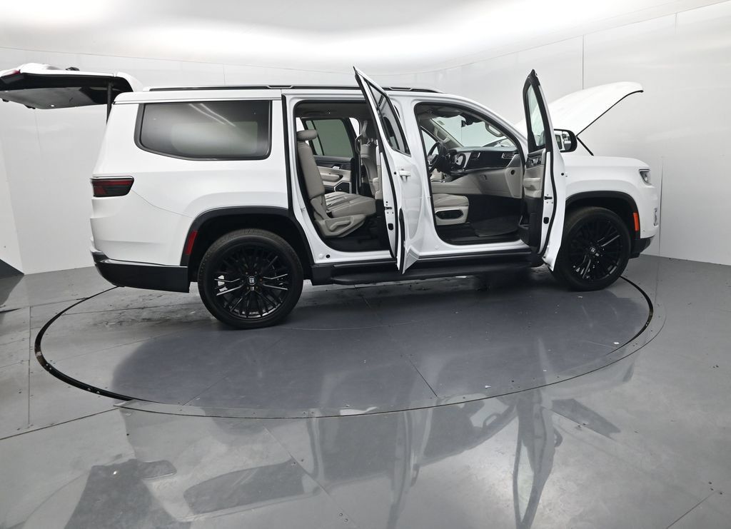 Used 2022 Jeep Wagoneer Series I AWD/4WD image 65