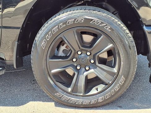 Used 2022 RAM 1500 Big Horn AWD/4WD image 9