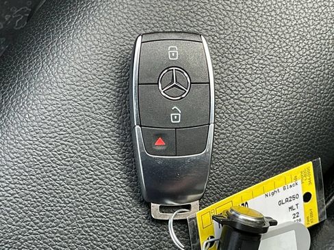 Used 2022 Mercedes-Benz GLA 250 4MATIC image 33