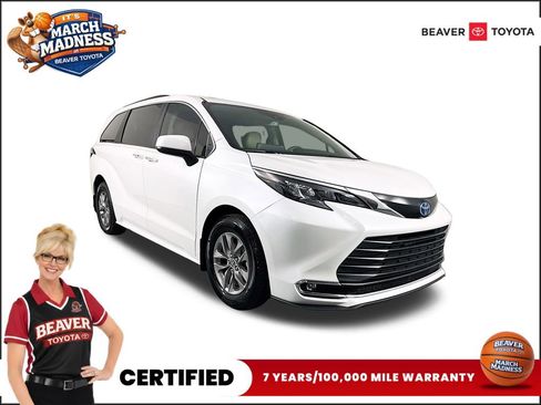 Used 2024 Toyota Sienna XLE image 1