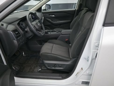 Used 2025 Nissan Rogue SV AWD/4WD image 28