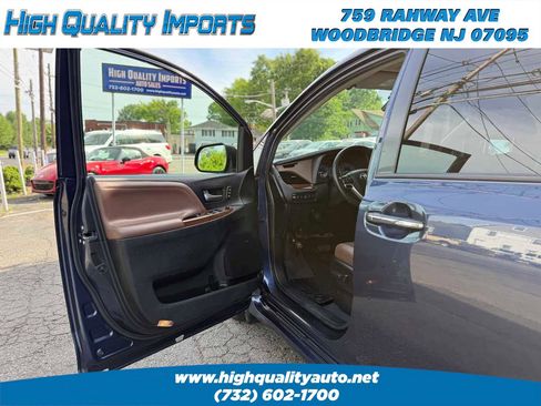 Used 2020 Toyota Sienna Limited Premium AWD/4WD image 11