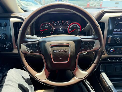 Used 2016 GMC Sierra 1500 Denali w/ Enhanced Driver Alert Package AWD/4WD image 24