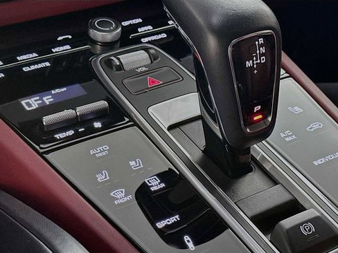 Certified 2023 Porsche Cayenne S Platinum w/ Premium Package Plus image 21