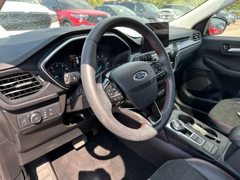 Used 2022 Ford Escape SEL w/ SEL Stealth AWD Package image 22