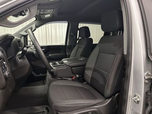 Used 2023 Chevrolet Silverado 2500 Custom w/ Custom Convenience Package image 17