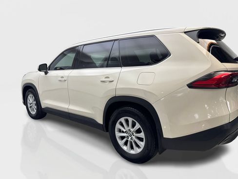 Used 2024 Toyota Grand Highlander FWD image 14