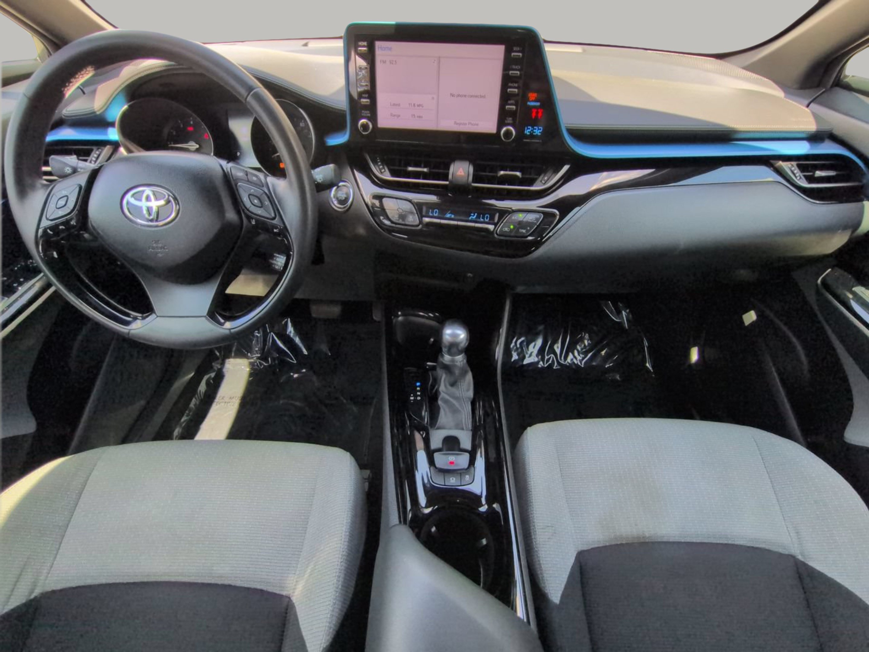 Used 2019 Toyota C-HR XLE FWD image 4