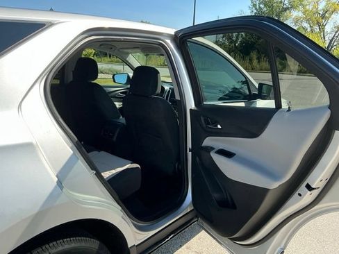 Used 2021 Chevrolet Equinox LT FWD image 18