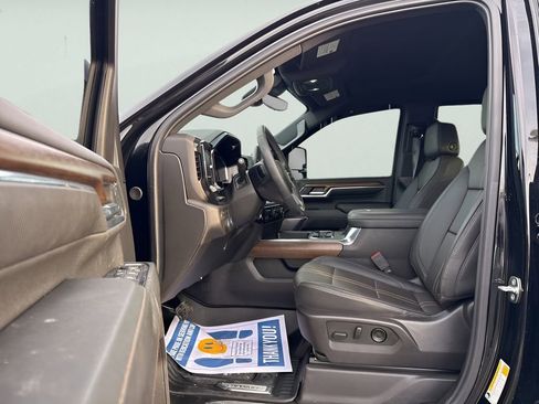 Used 2024 Chevrolet Silverado 2500 High Country w/ Midnight Edition image 17