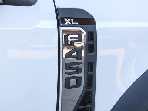 New 2026 Ford F450 XL w/ XL Chrome Package image 7