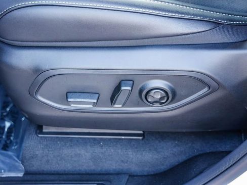 New 2025 Jeep Grand Cherokee Altitude image 23