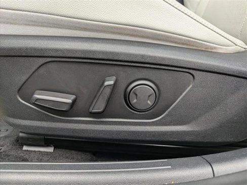 Used 2023 Hyundai Elantra Limited w/ Winter Weather Package image 11