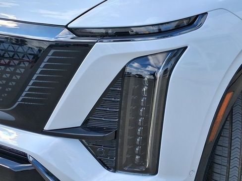 New 2026 Cadillac Vistiq Sport image 8