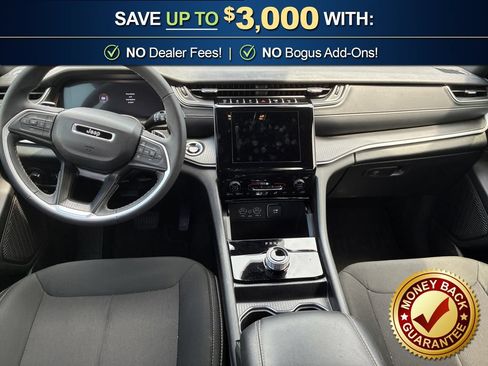 Used 2025 Jeep Grand Cherokee Laredo X AWD/4WD image 14