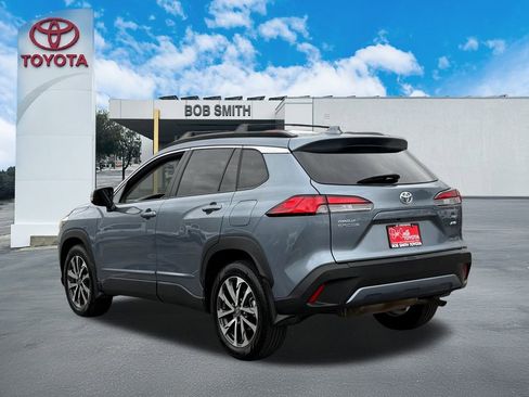 Certified 2023 Toyota Corolla Cross XLE image 7