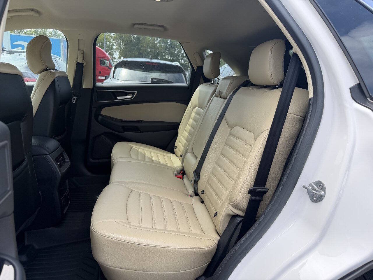 Used 2017 Ford Edge SEL w/ Equipment Group 201A FWD image 11