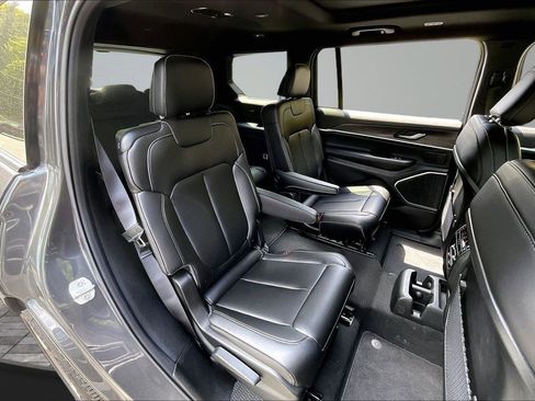 New 2026 Jeep Grand Cherokee L Limited AWD/4WD image 9