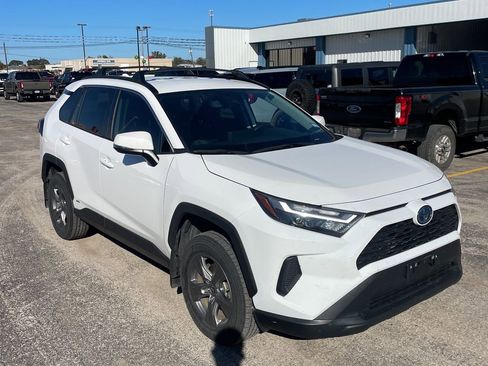 Used 2024 Toyota RAV4 XLE image 3