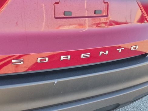 Used 2022 Kia Sorento LX image 21