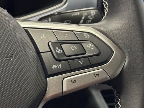 New 2025 Volkswagen Taos SE image 24