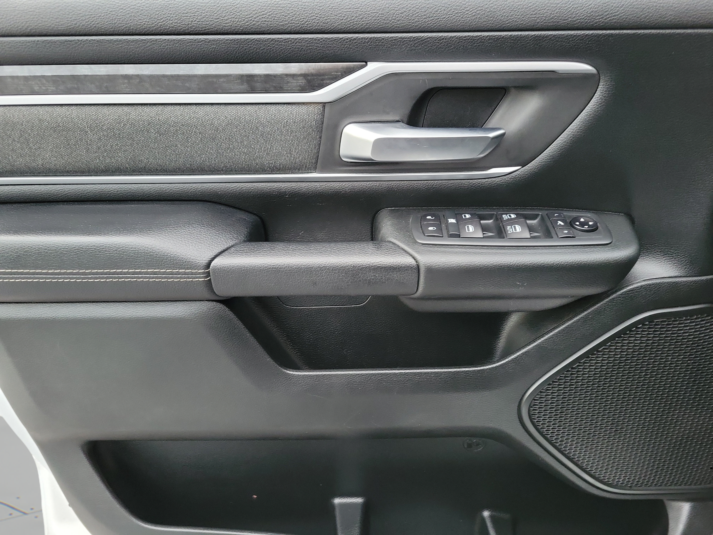 Used 2021 RAM 1500 Big Horn AWD/4WD image 12