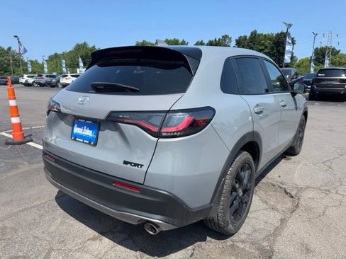 Used 2024 Honda HR-V Sport image 2