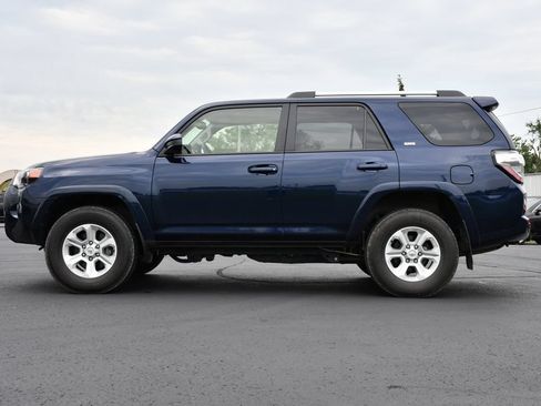 Used 2024 Toyota 4Runner SR5 AWD/4WD image 4