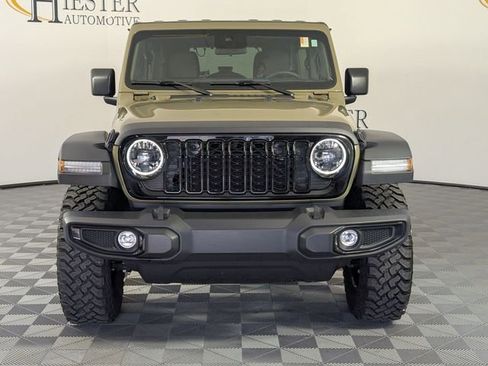 Used 2025 Jeep Wrangler Unlimited Sport AWD/4WD image 3