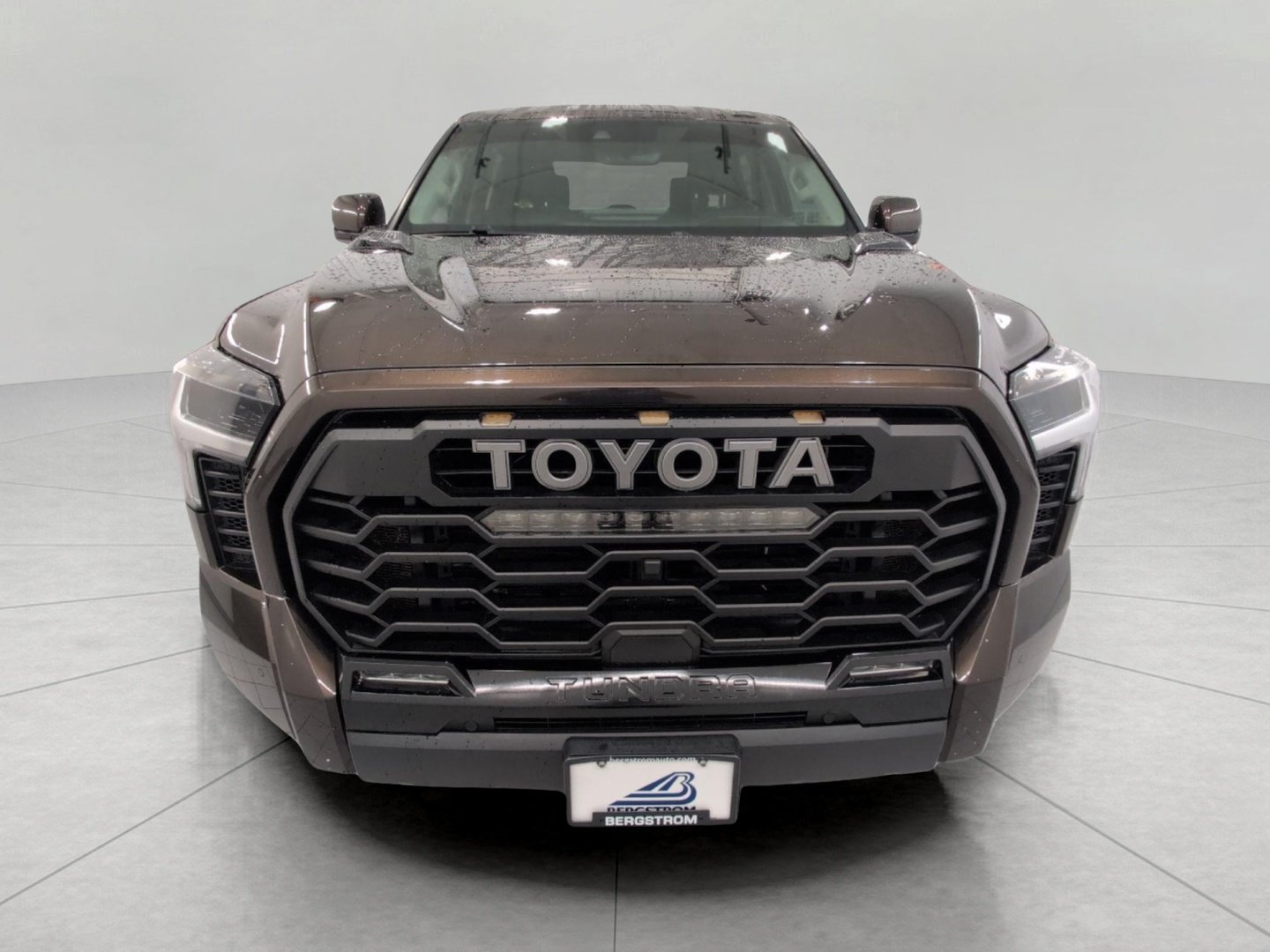 Used 2023 Toyota Tundra Limited w/ Power Package AWD/4WD image 14