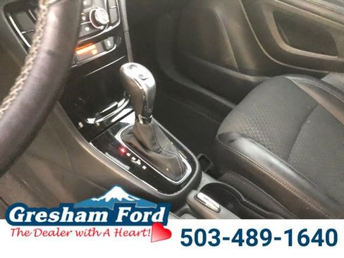 Used 2022 Buick Encore Preferred image 22