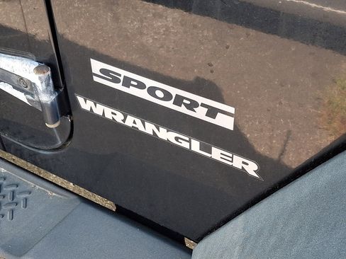 Used 2012 Jeep Wrangler Sport AWD/4WD image 5