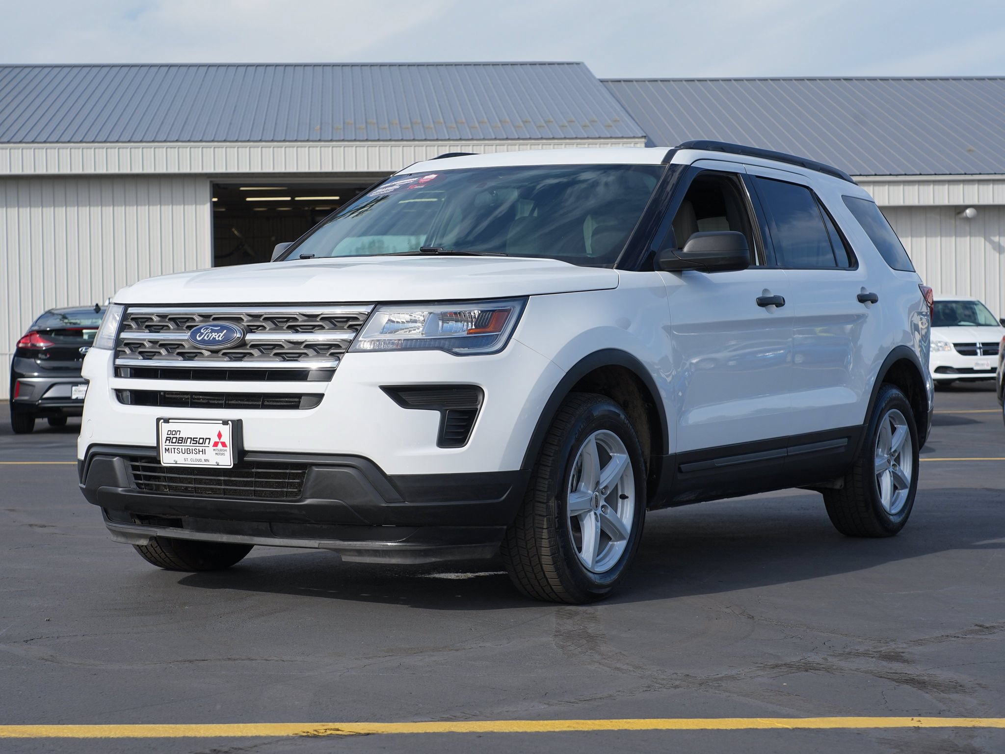 Used 2018 Ford Explorer 4WD w/ Class II Trailer Tow Package image 8