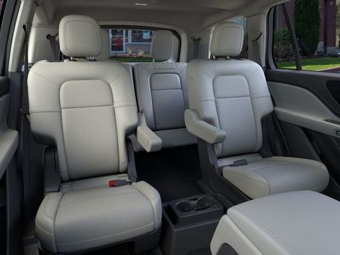 New 2025 Lincoln Aviator Premiere II w/ Equipment Group 101A image 11