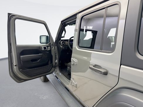 Used 2023 Jeep Wrangler Unlimited Sport image 9