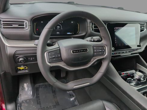 Used 2024 Jeep Wagoneer Series II AWD/4WD image 4