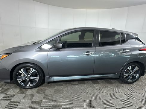 Used 2022 Nissan Leaf SV w/ SV Technology Package FWD image 5