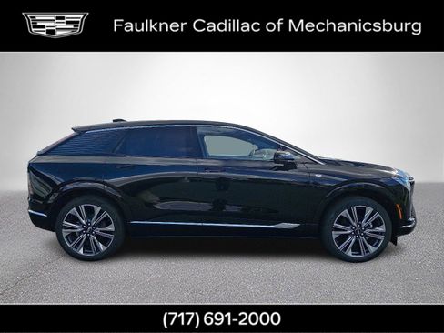 New 2025 Cadillac Optiq Luxury 2 image 6